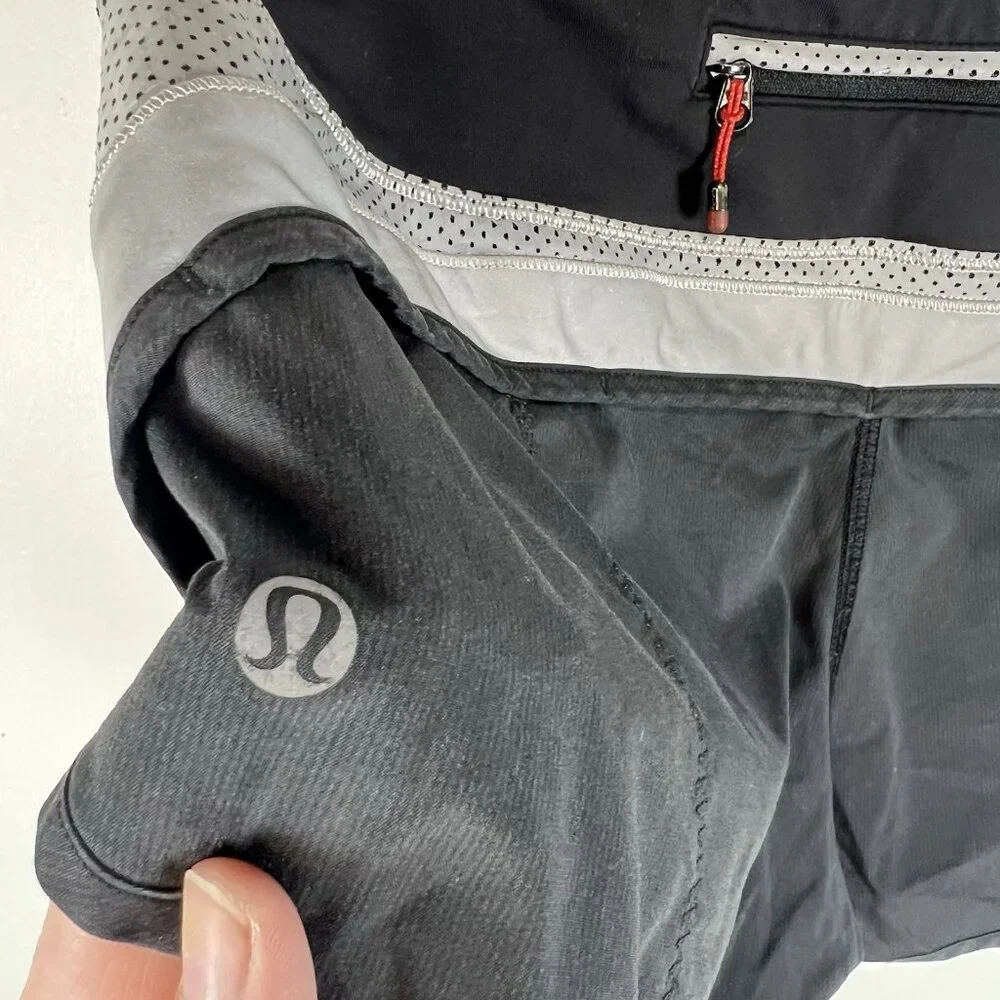Lululemon Shorts Women 4 Black Gray Speed Up Reflective Short Swift Fabric Run‎